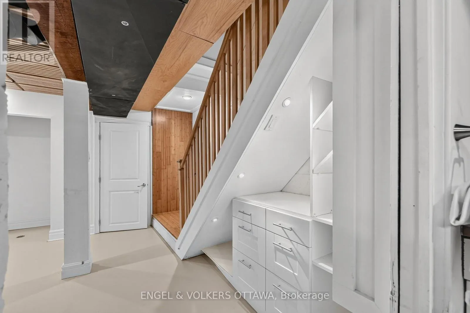 61 MURIEL STREET