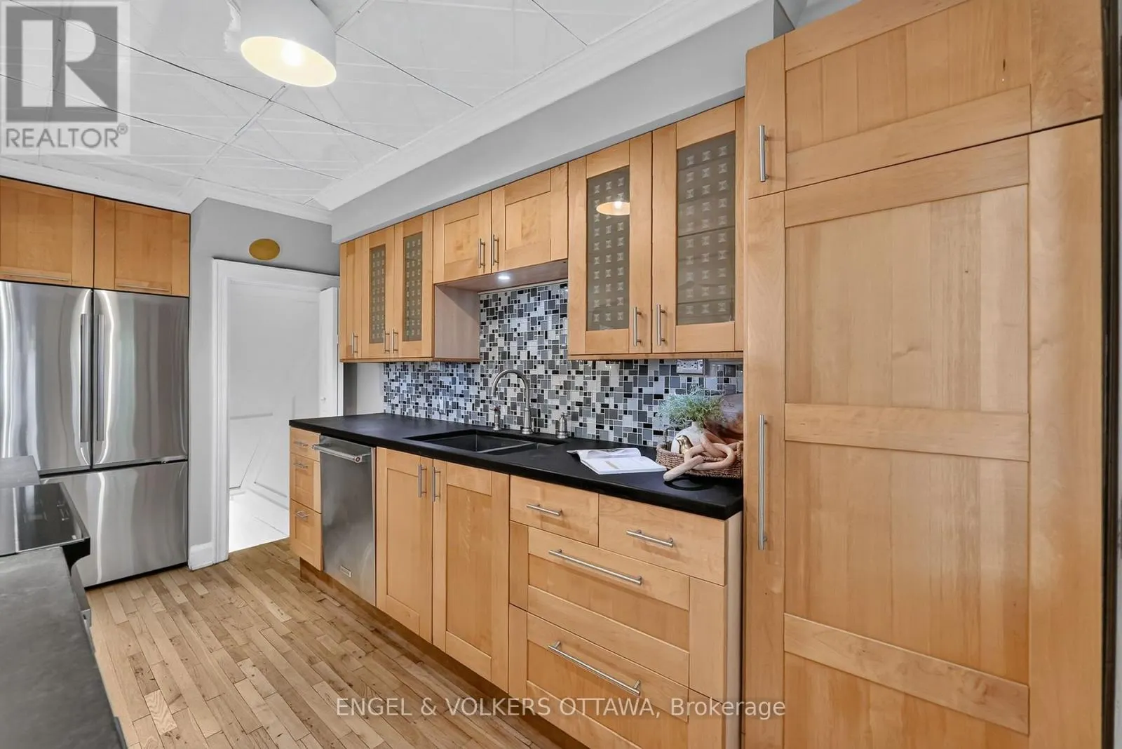 61 MURIEL STREET