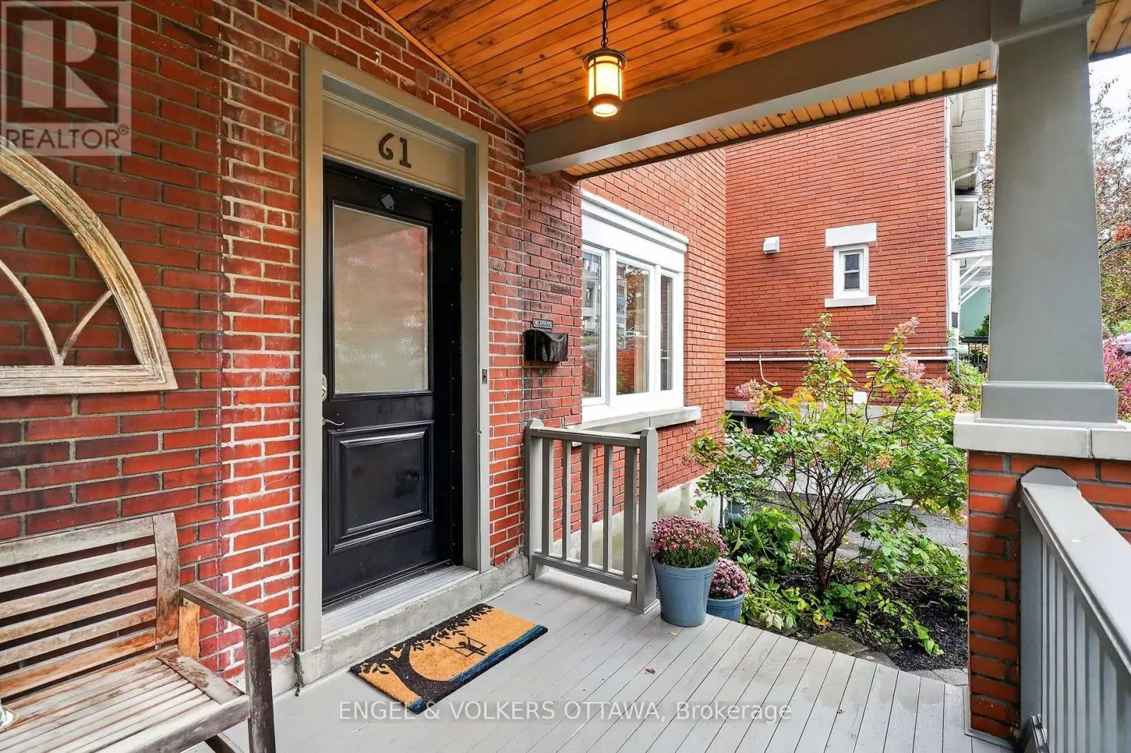 61 MURIEL STREET
