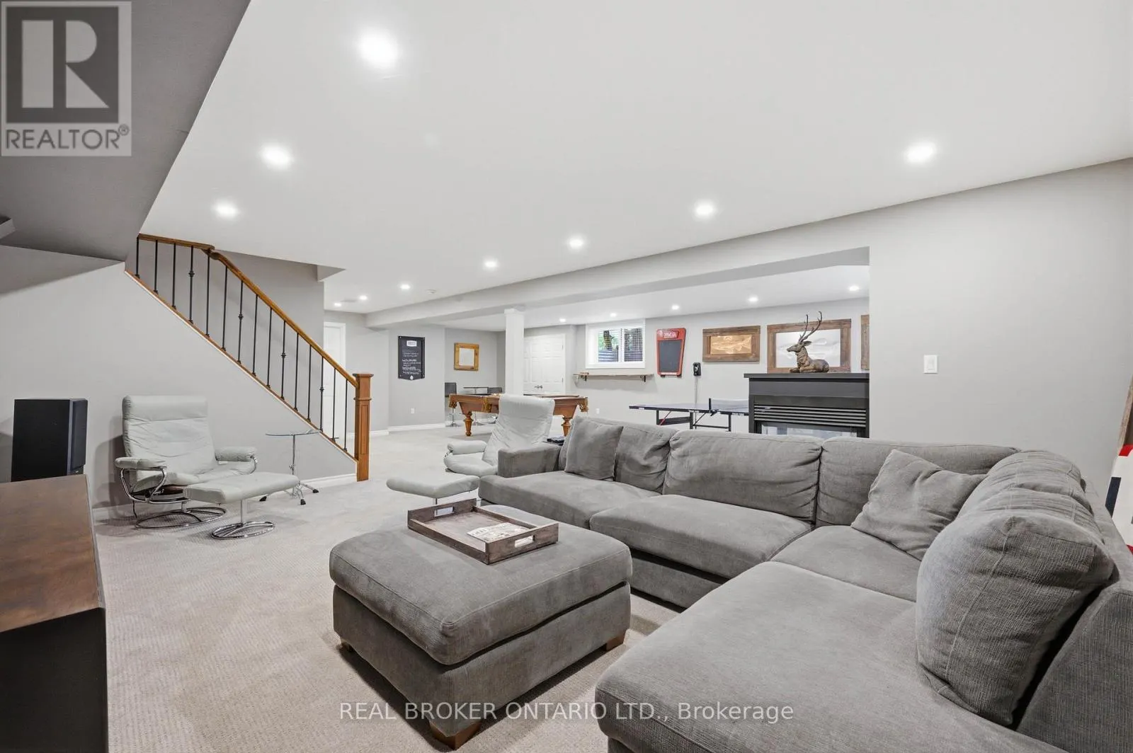 6 PIONEER TOWER CRESCENT