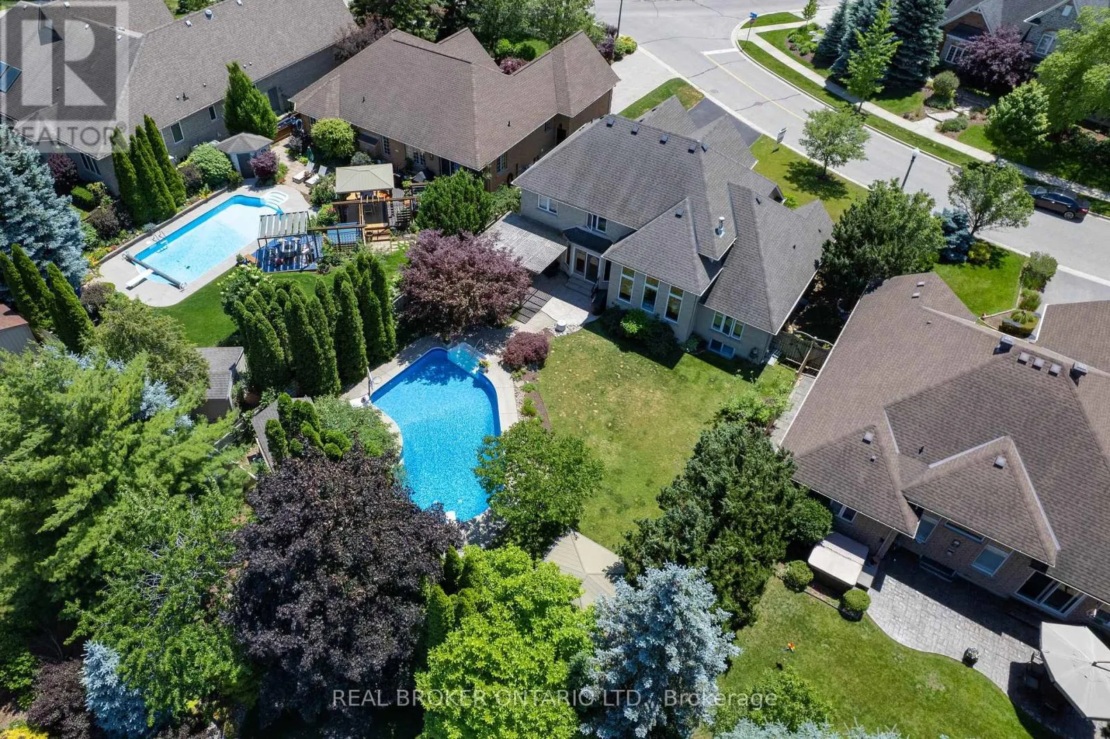 6 PIONEER TOWER CRESCENT