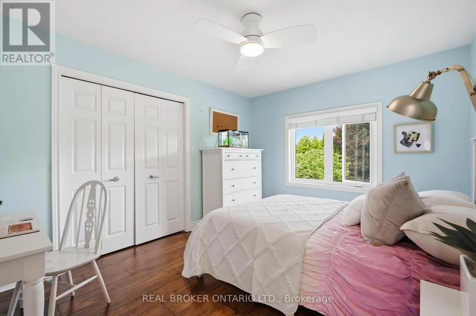 6 PIONEER TOWER CRESCENT
