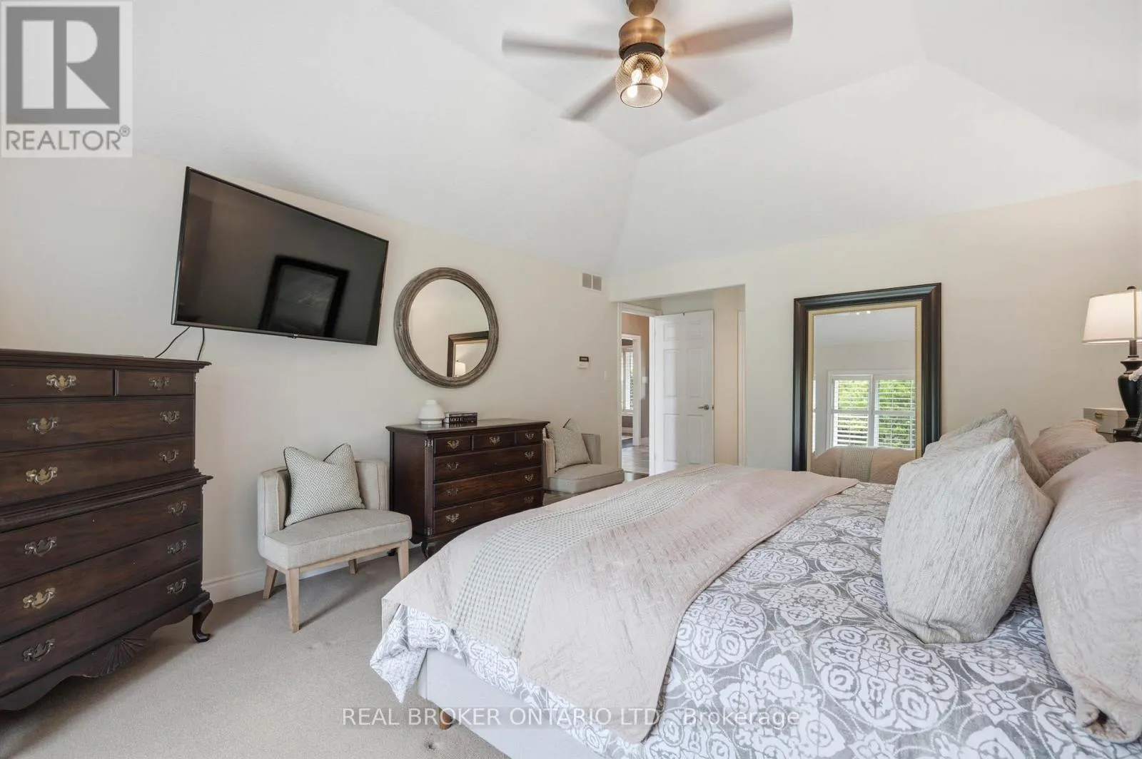 6 PIONEER TOWER CRESCENT