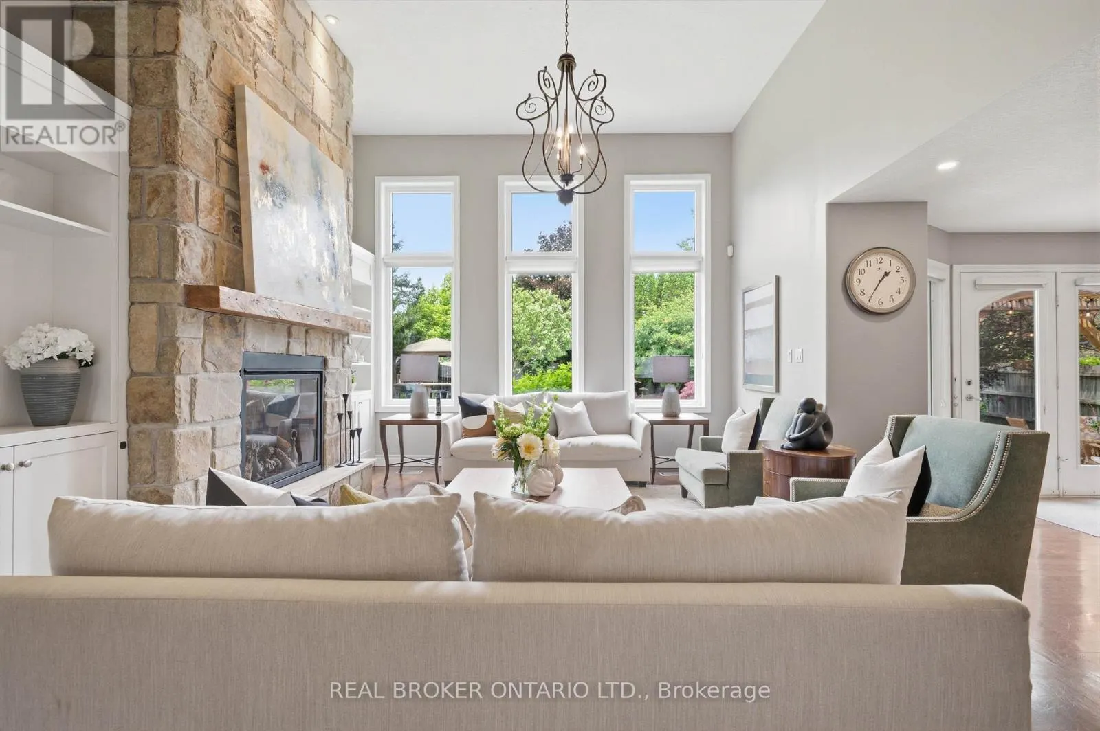 6 PIONEER TOWER CRESCENT