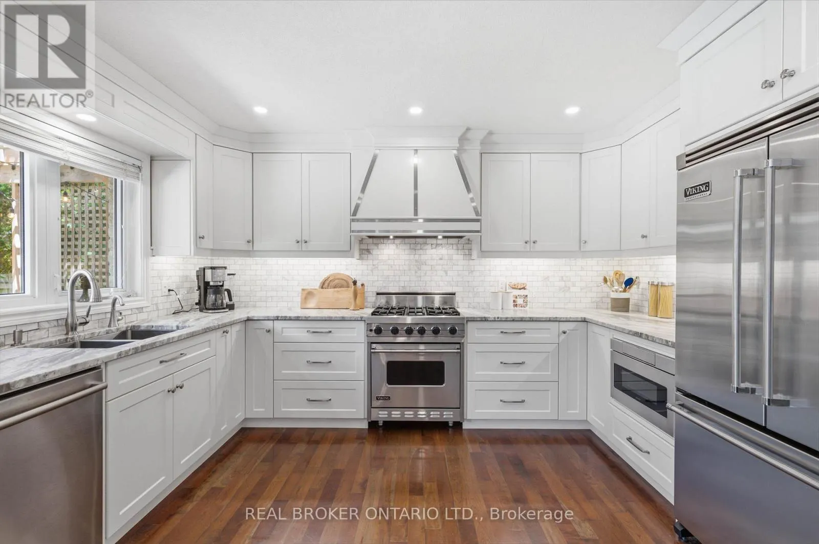 6 PIONEER TOWER CRESCENT