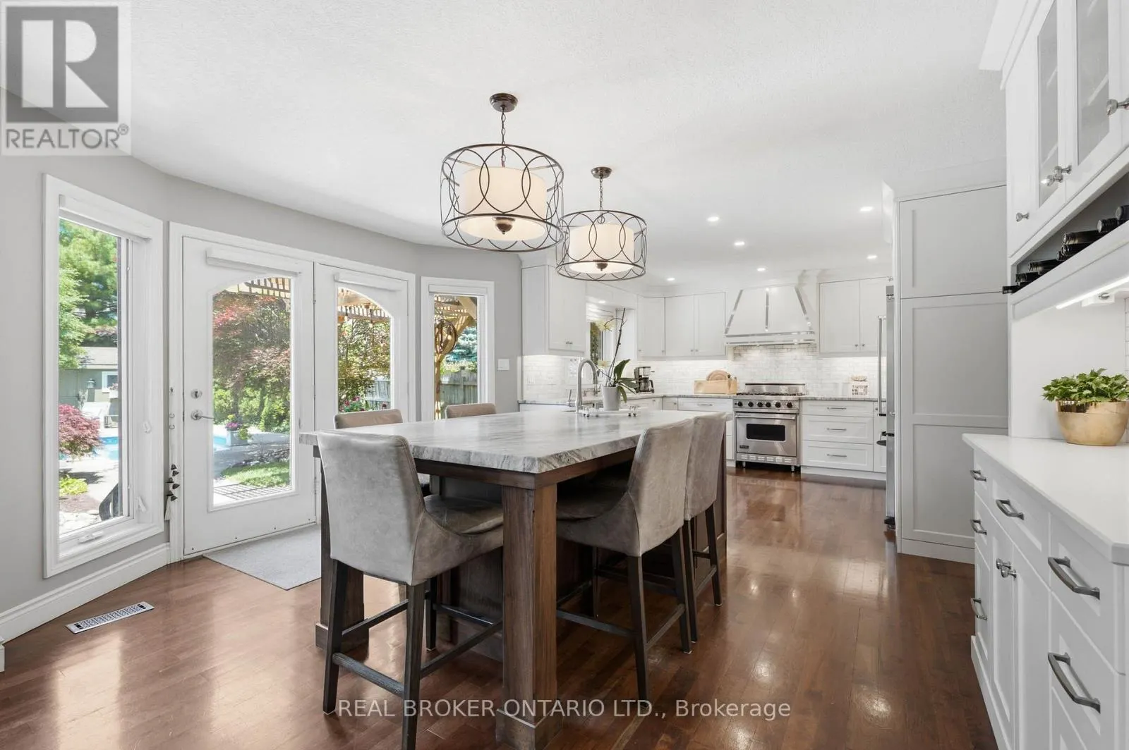 6 PIONEER TOWER CRESCENT