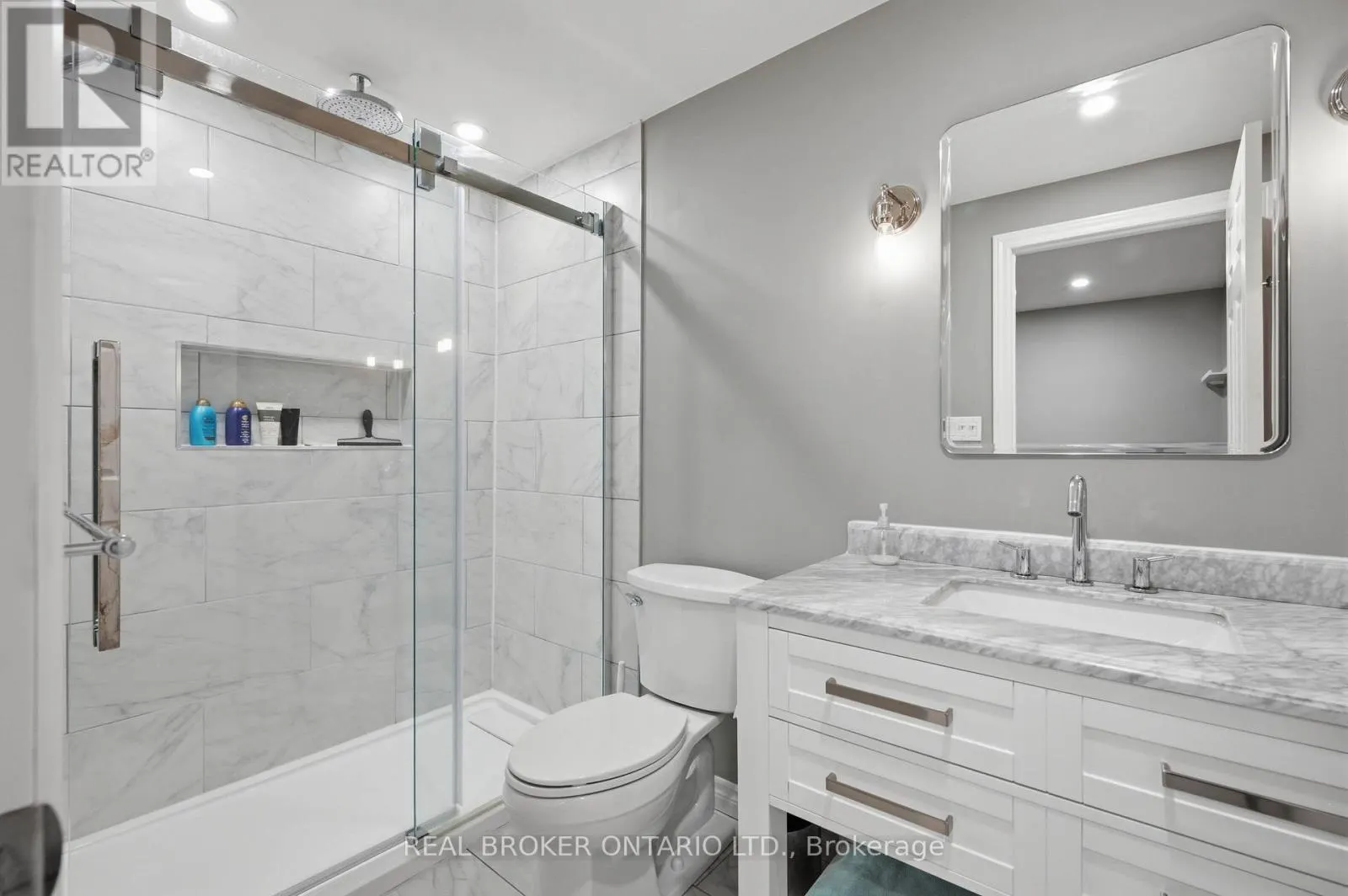 6 PIONEER TOWER CRESCENT
