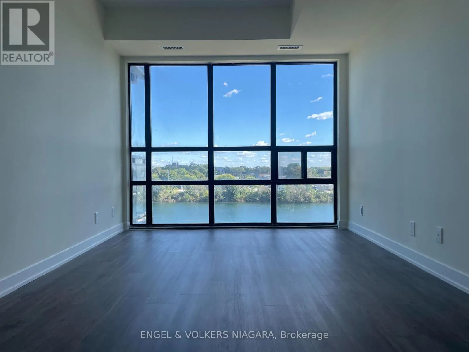 528 - 350 PRINCE CHARLES DRIVE S #528
