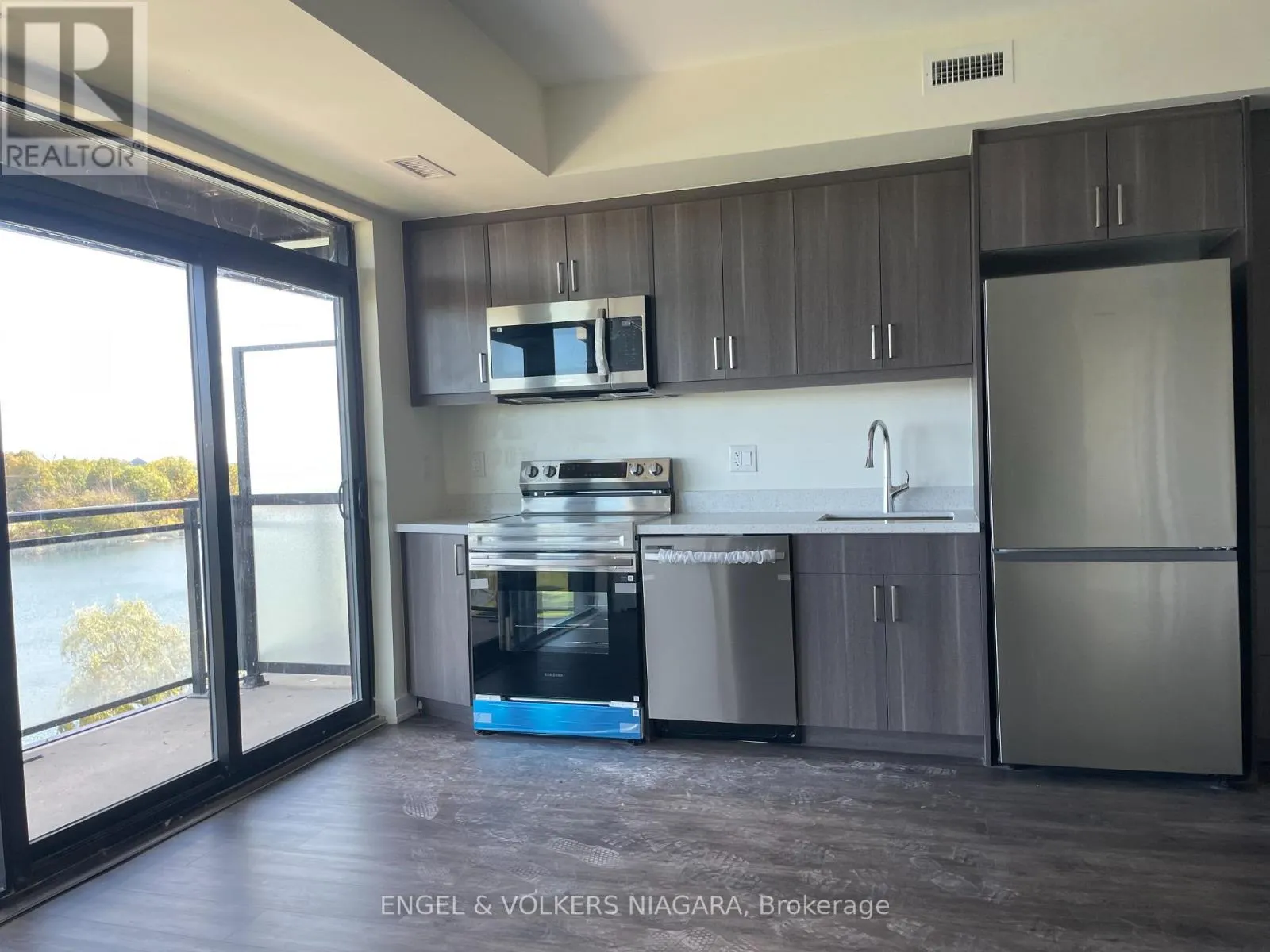 528 - 350 PRINCE CHARLES DRIVE S #528