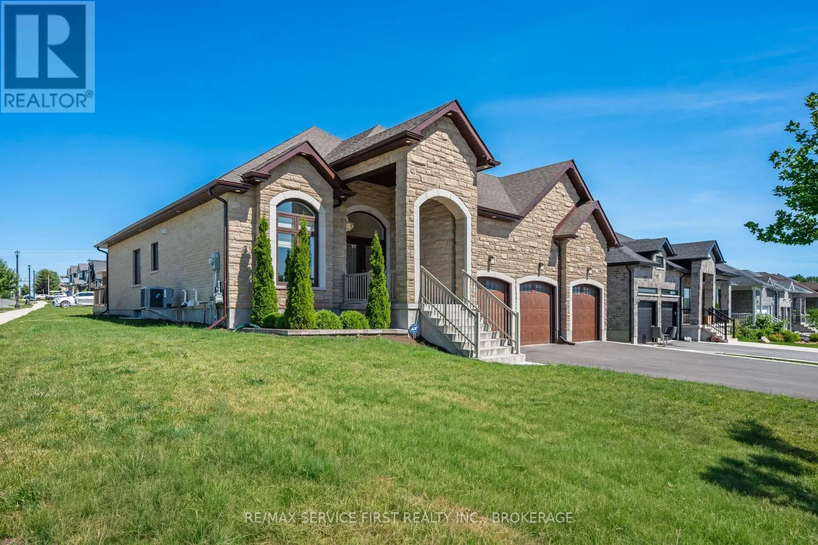 636 MANDARA DRIVE
