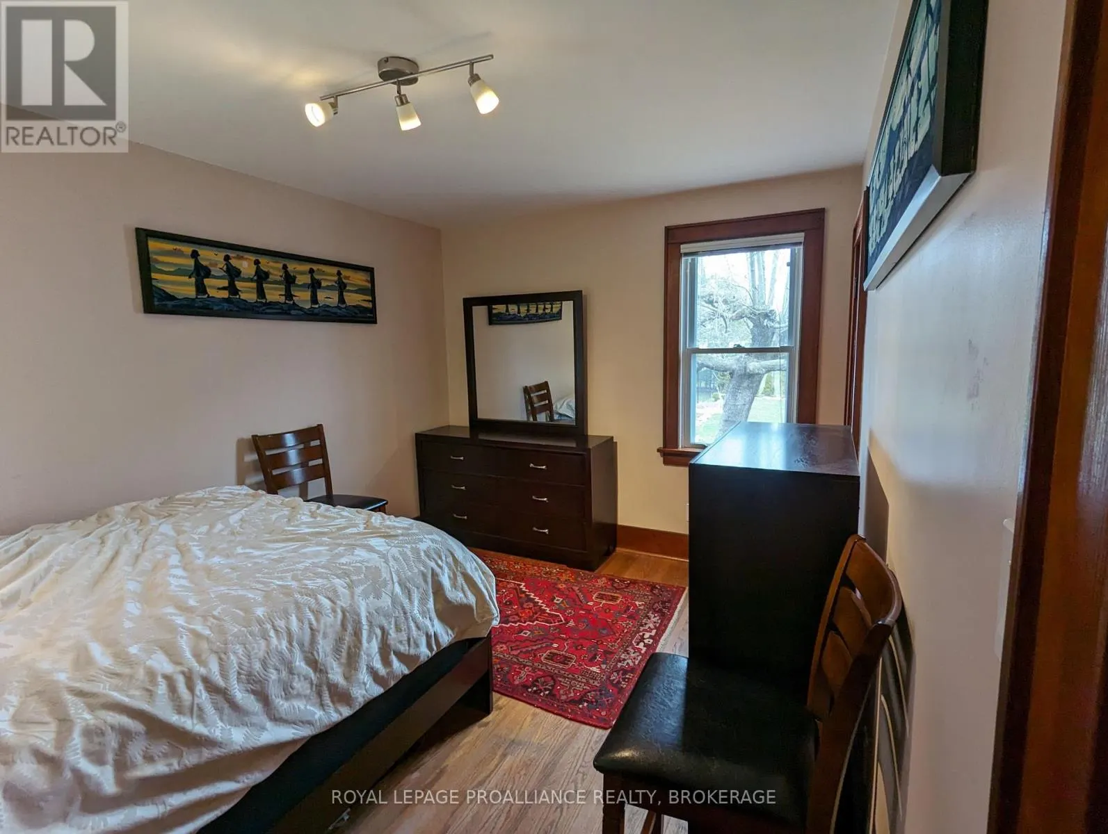 51 DUNDAS STREET