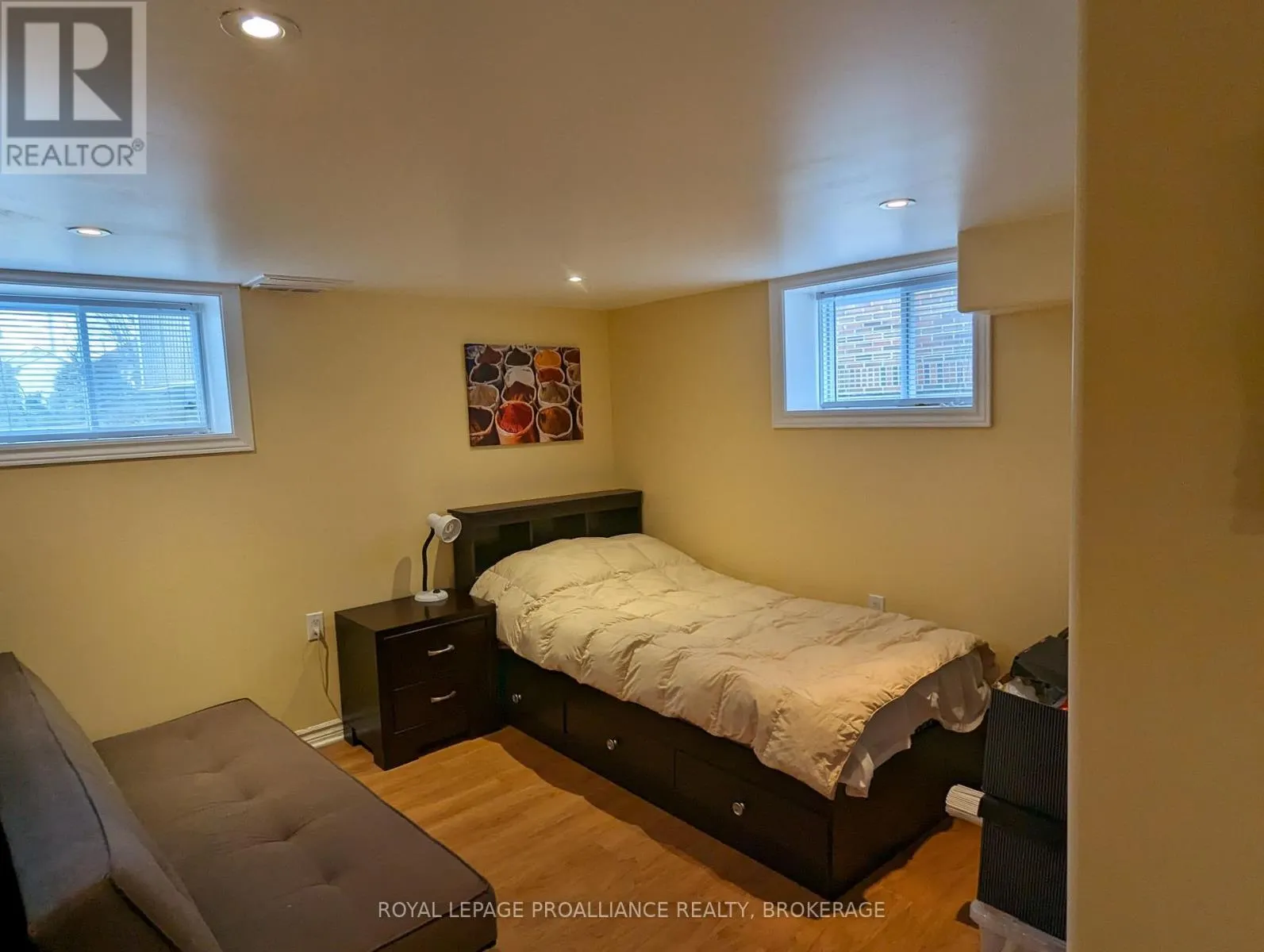 51 DUNDAS STREET