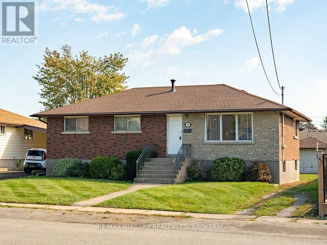 109 HAMPTON AVENUE