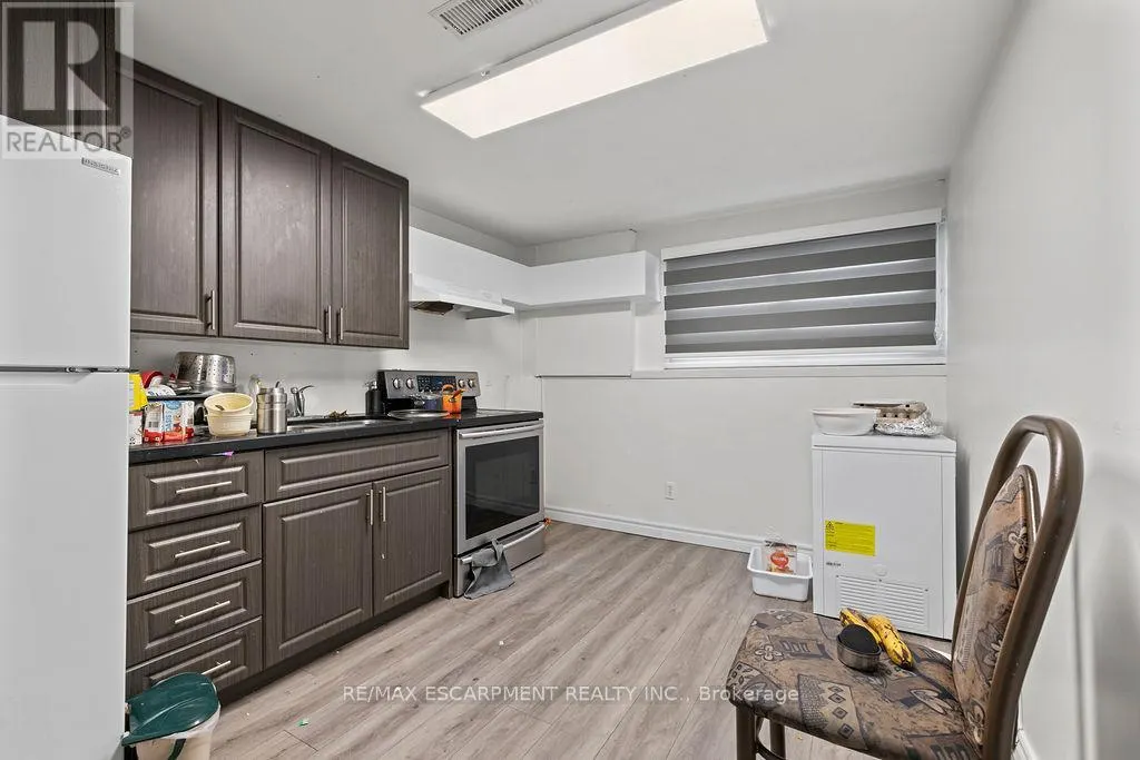 24 TARA CRESCENT