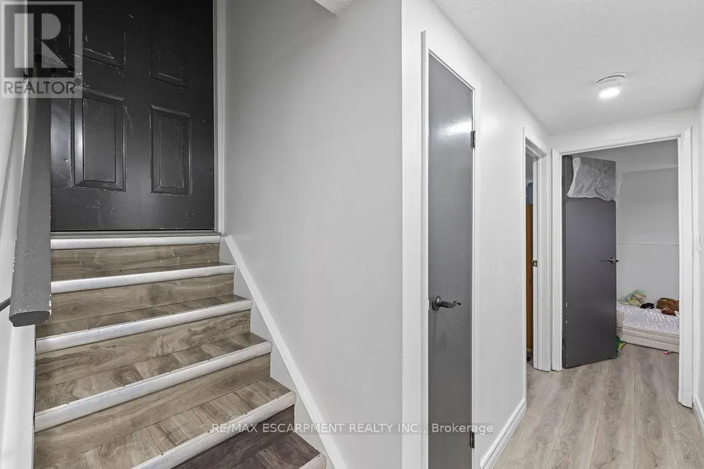 24 TARA CRESCENT