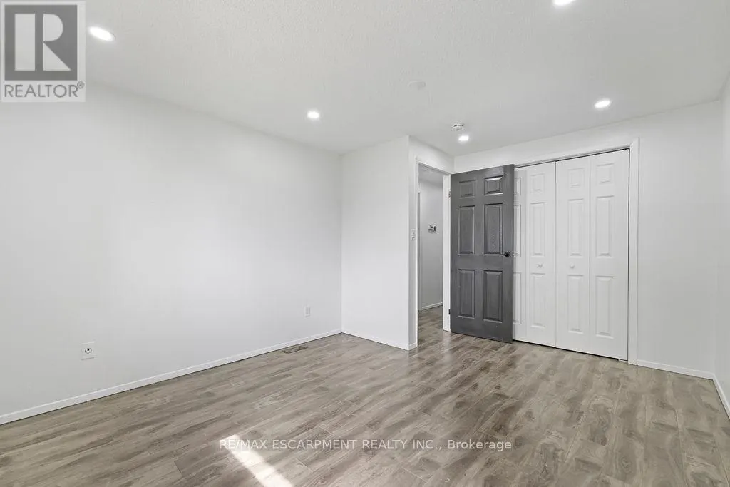 24 TARA CRESCENT