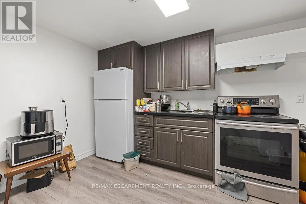 24 TARA CRESCENT