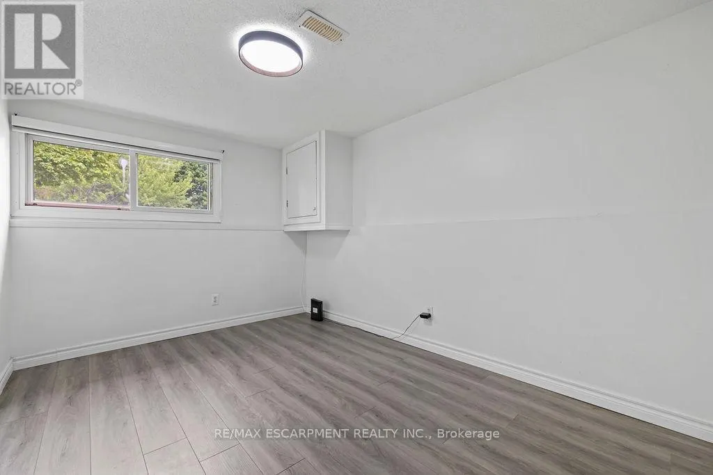 24 TARA CRESCENT