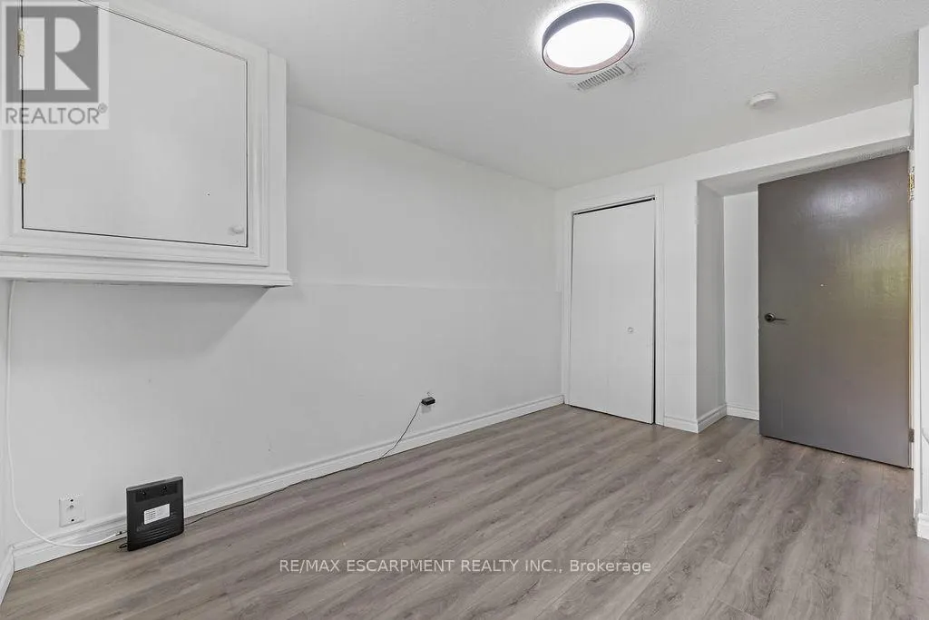 24 TARA CRESCENT