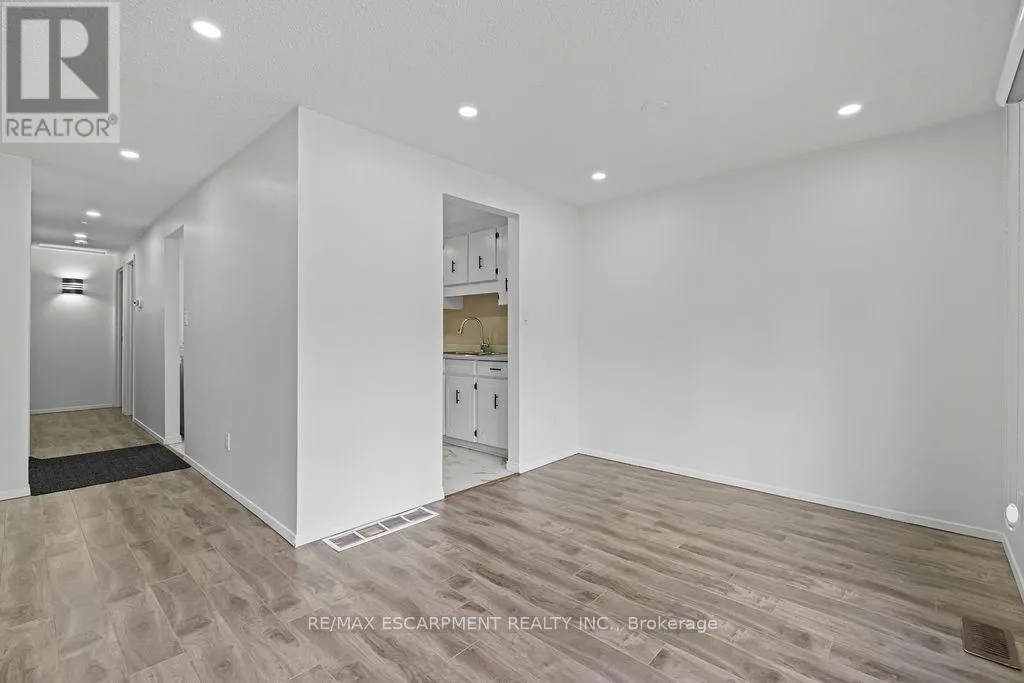 24 TARA CRESCENT