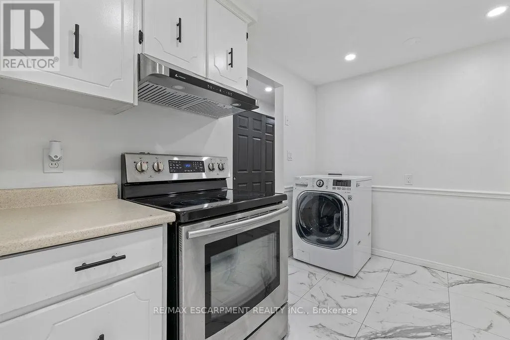 24 TARA CRESCENT