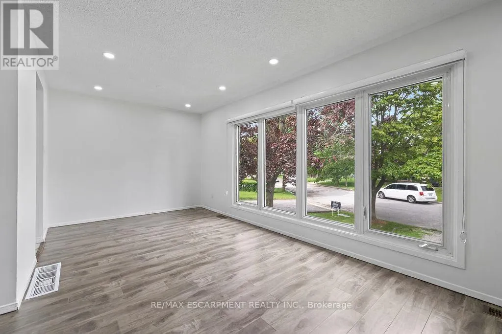 24 TARA CRESCENT
