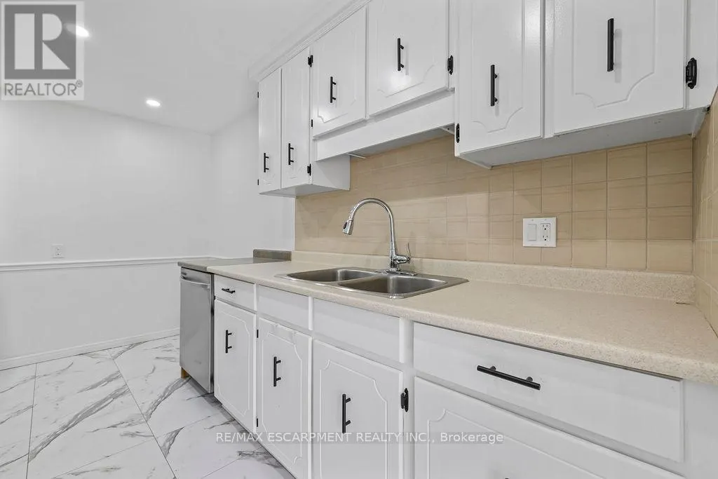 24 TARA CRESCENT