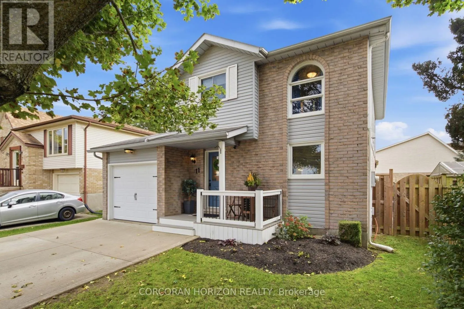 11 SANDALWOOD DRIVE