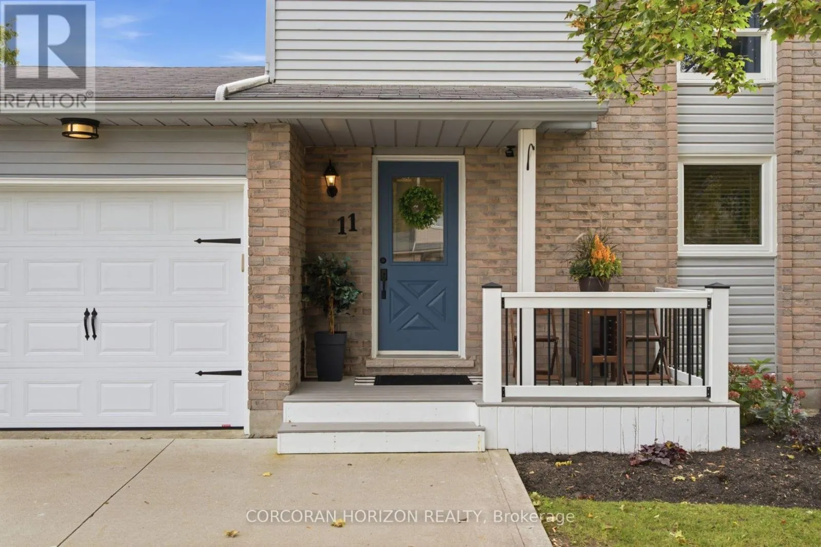 11 SANDALWOOD DRIVE