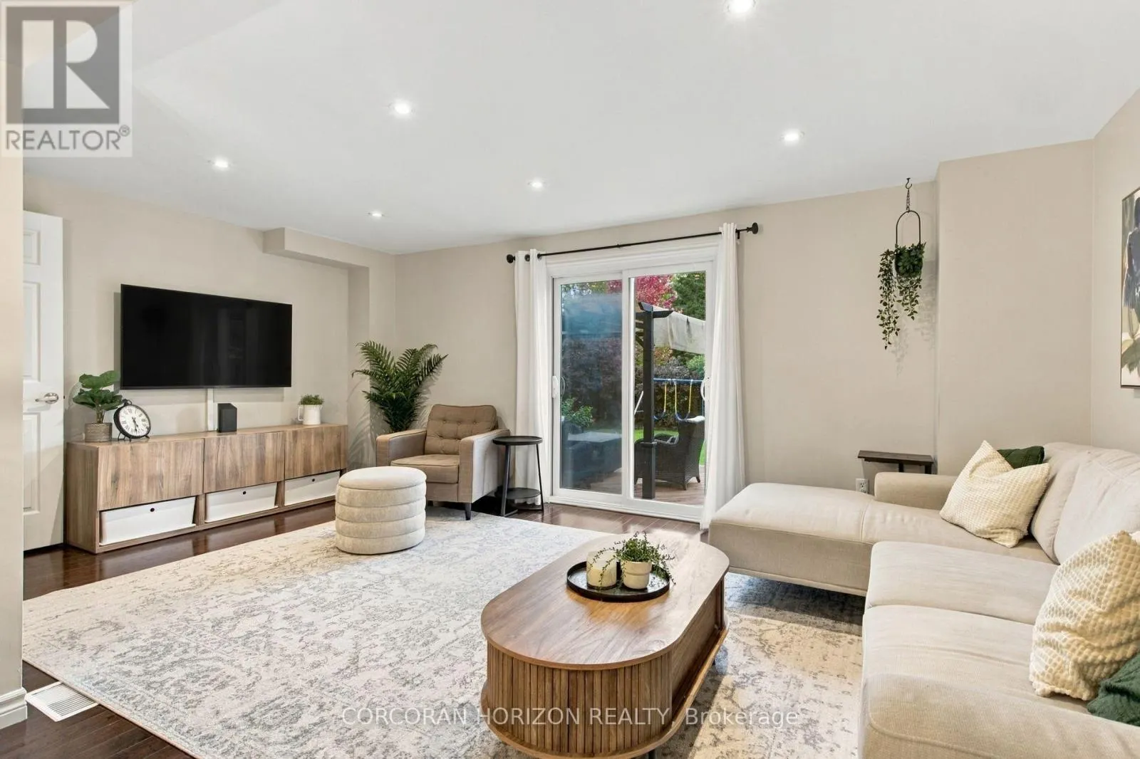 11 SANDALWOOD DRIVE