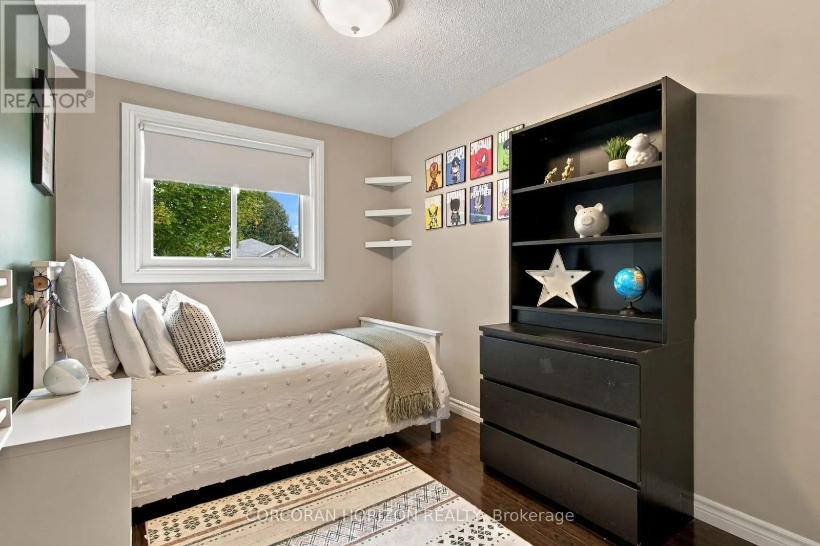 11 SANDALWOOD DRIVE