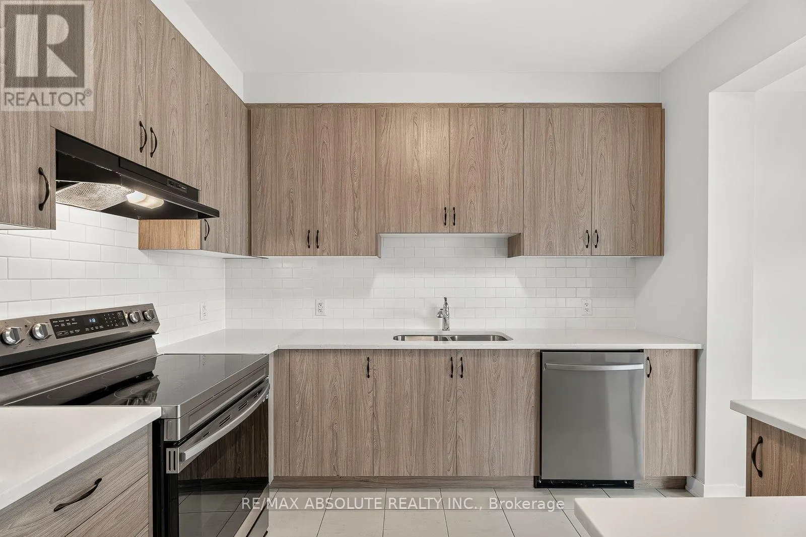 235 BILLRIAN CRESCENT