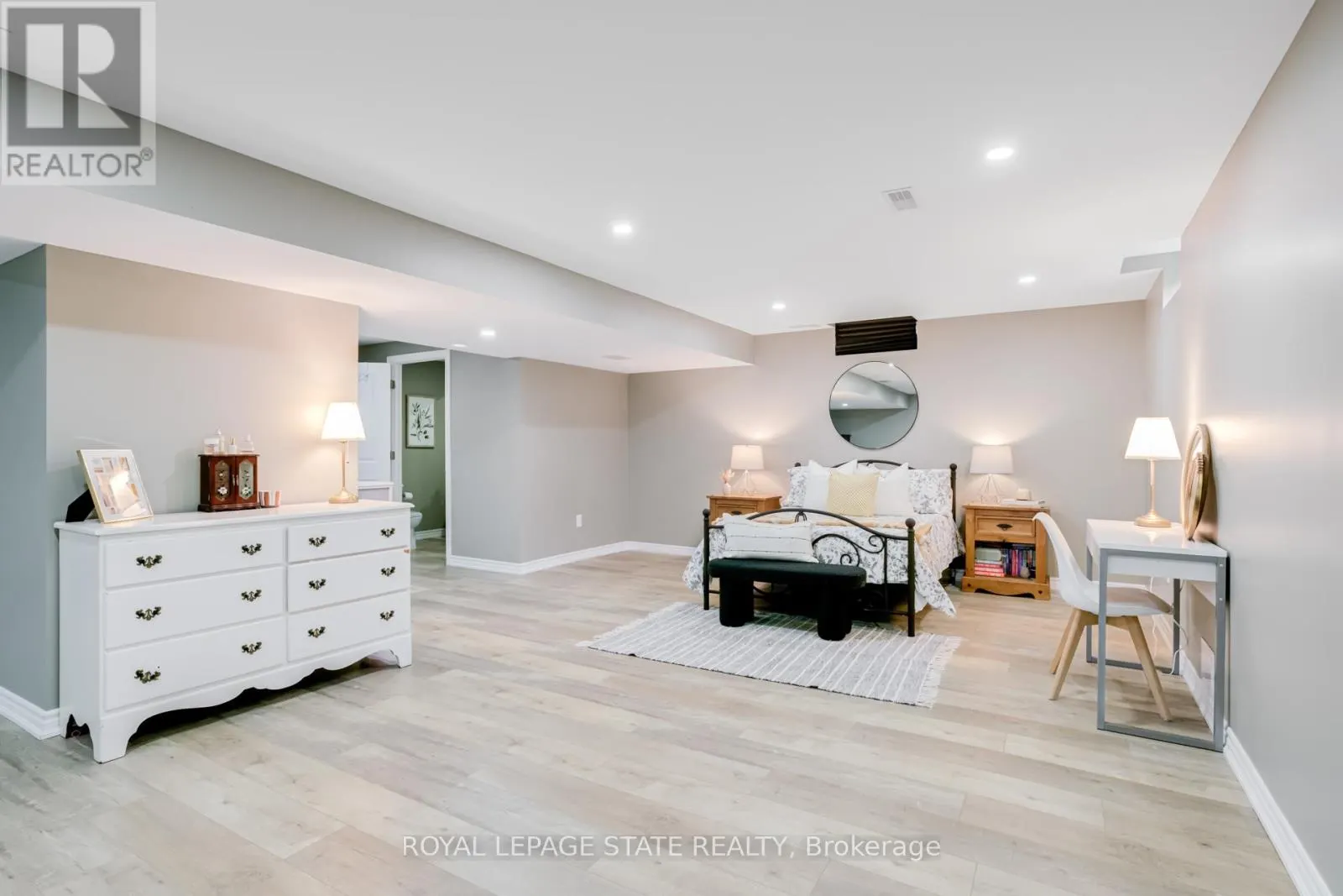 7 KINSMAN DRIVE