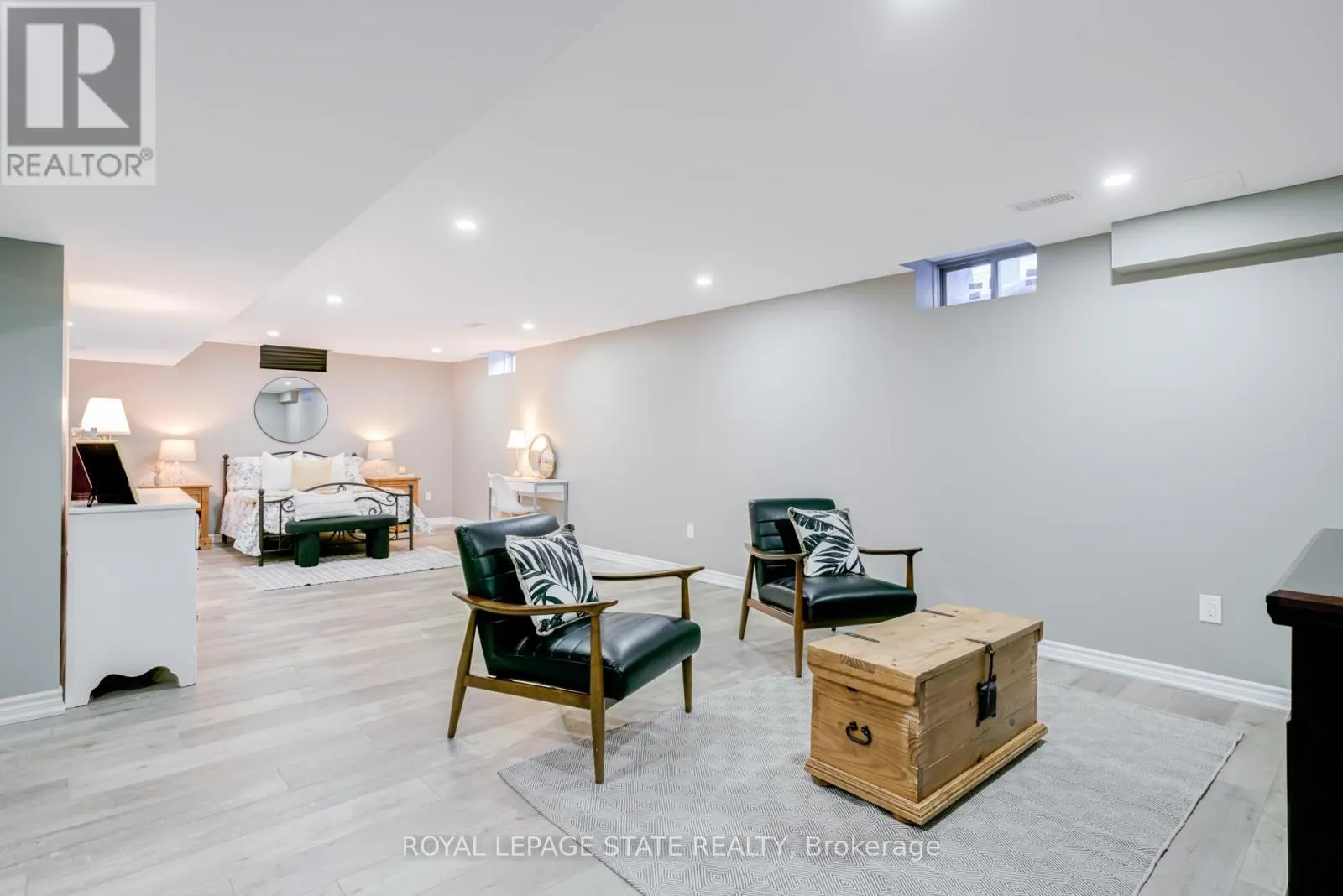 7 KINSMAN DRIVE