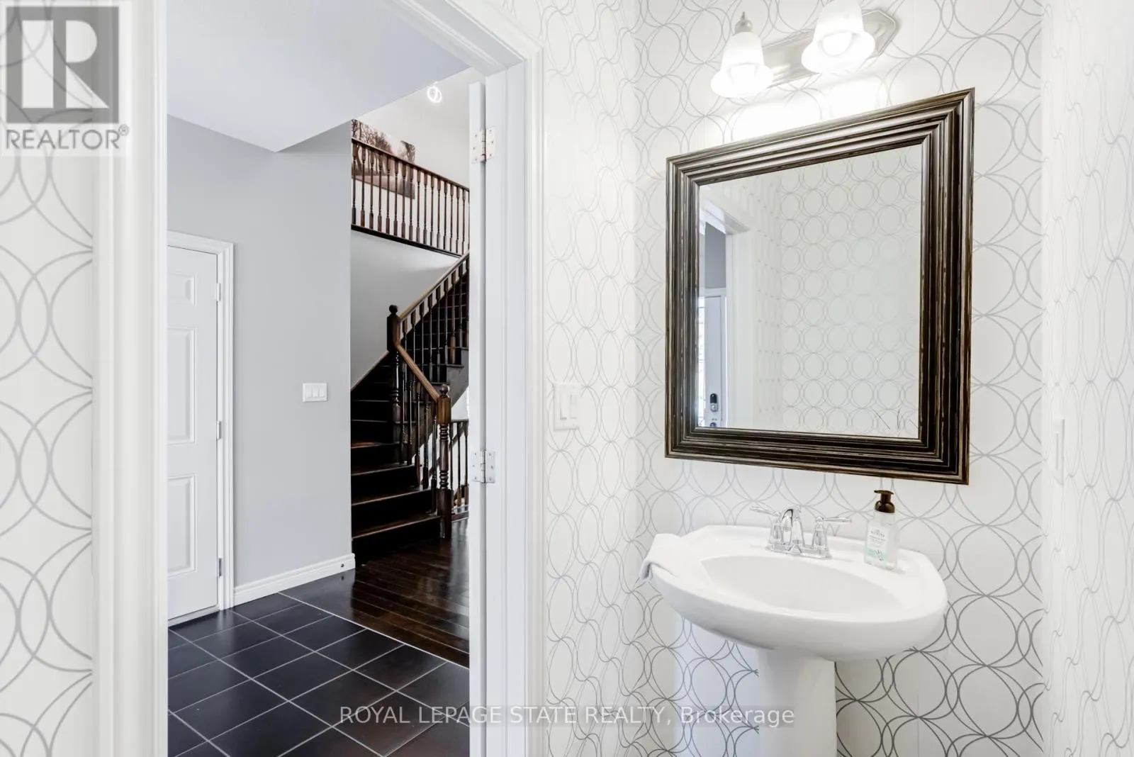 7 KINSMAN DRIVE