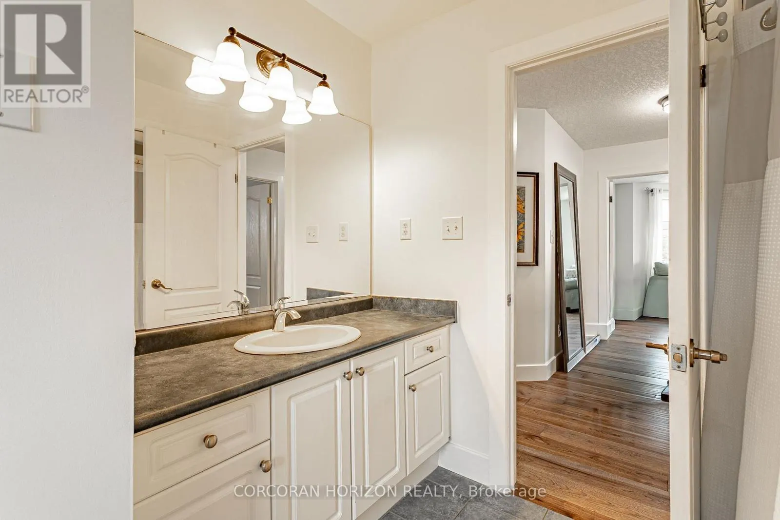 312 SCHOONER CRESCENT