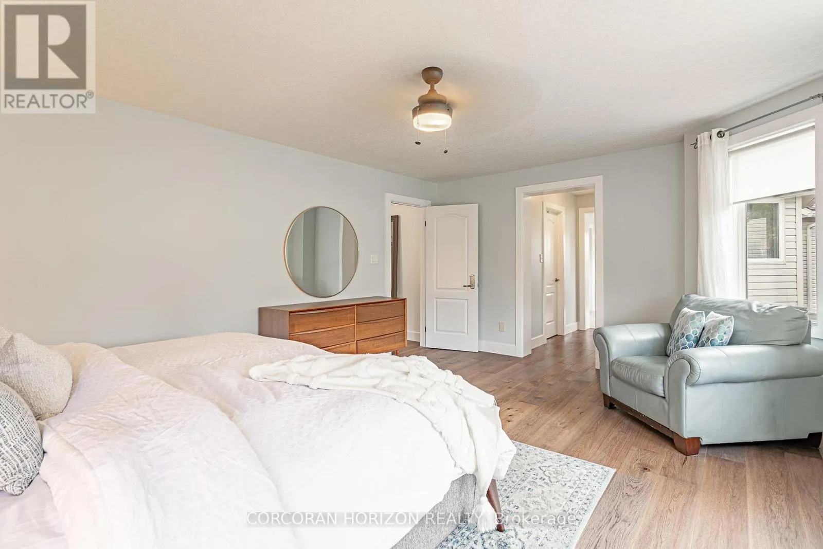 312 SCHOONER CRESCENT