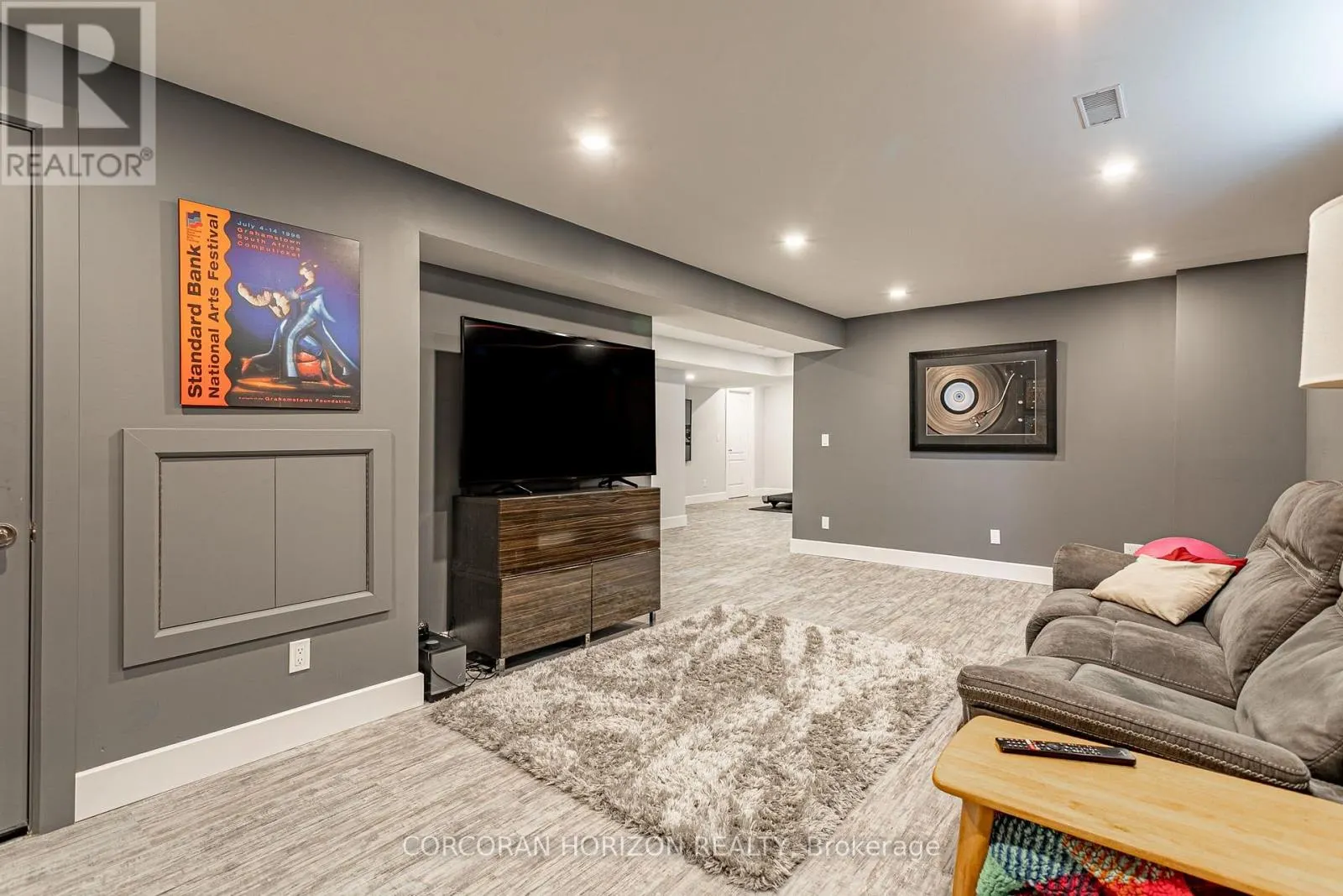 312 SCHOONER CRESCENT