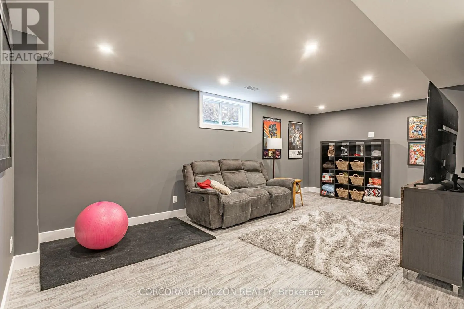 312 SCHOONER CRESCENT