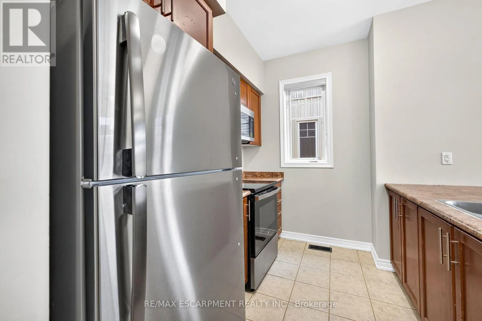 84 - 6 CHESTNUT DRIVE