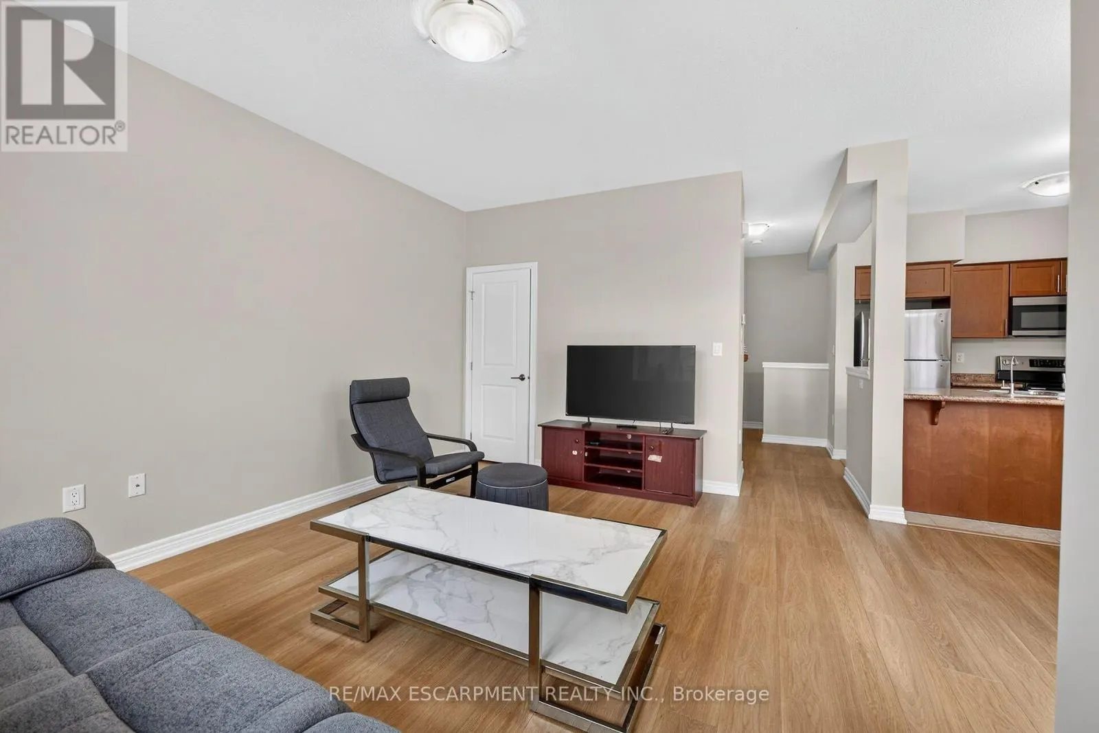 84 - 6 CHESTNUT DRIVE
