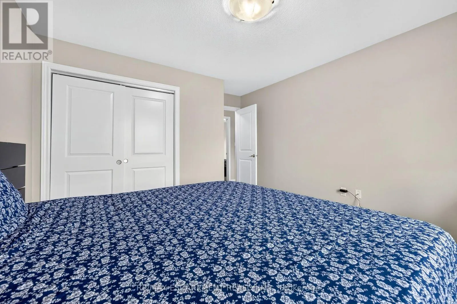84 - 6 CHESTNUT DRIVE