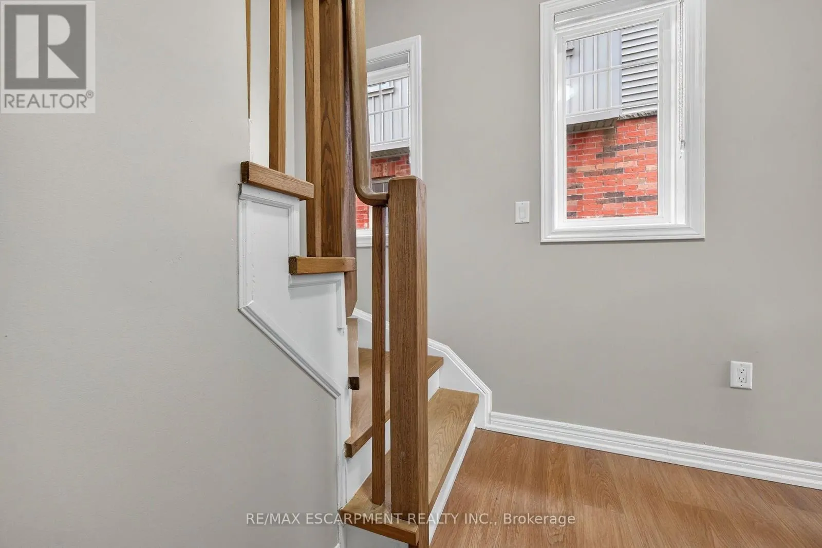 84 - 6 CHESTNUT DRIVE