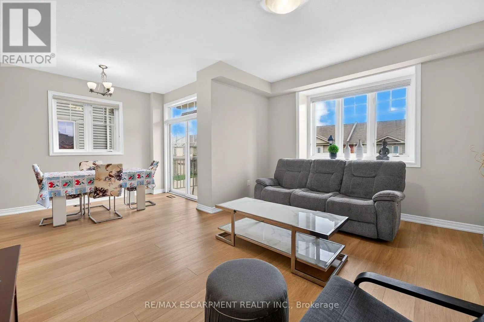 84 - 6 CHESTNUT DRIVE