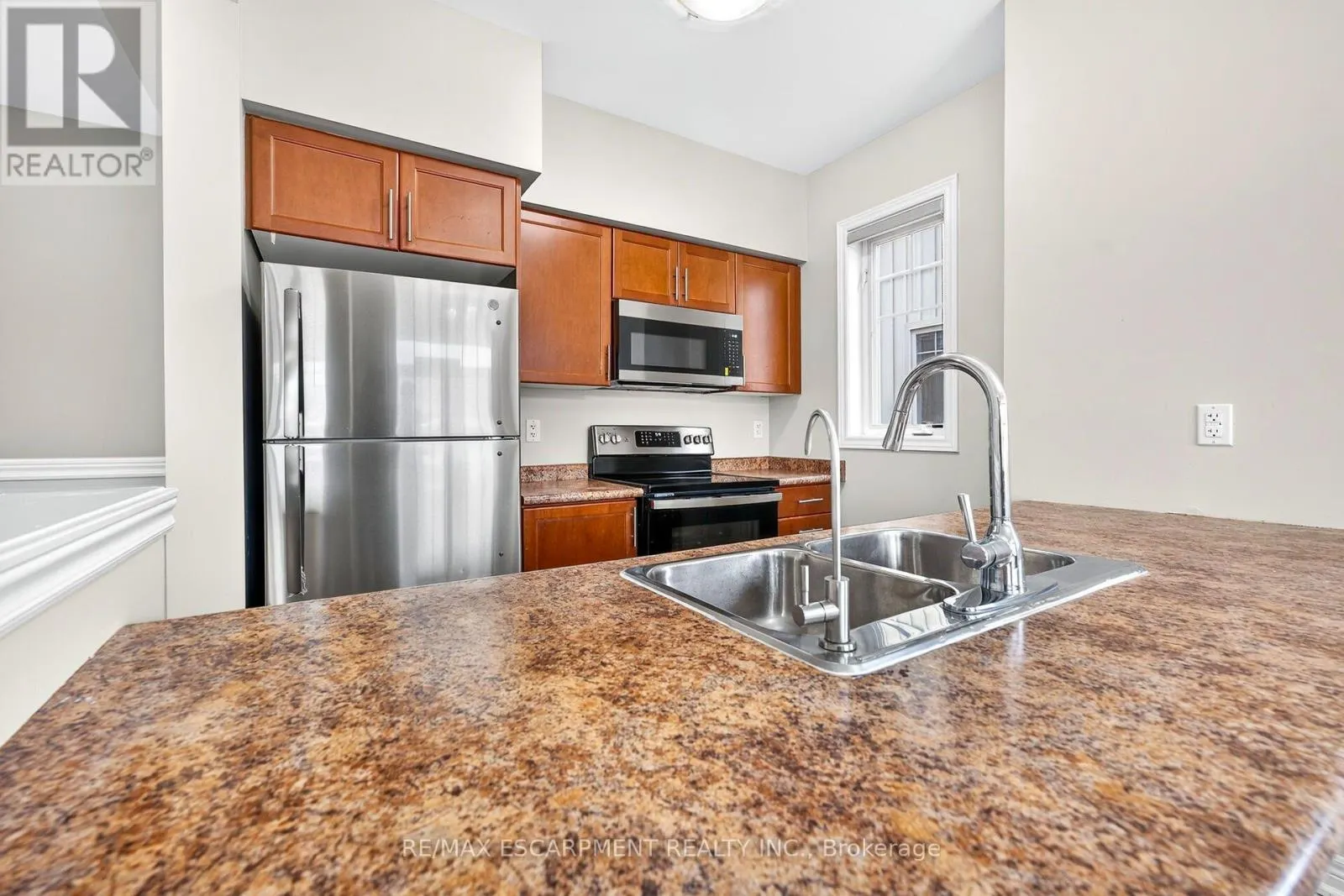 84 - 6 CHESTNUT DRIVE