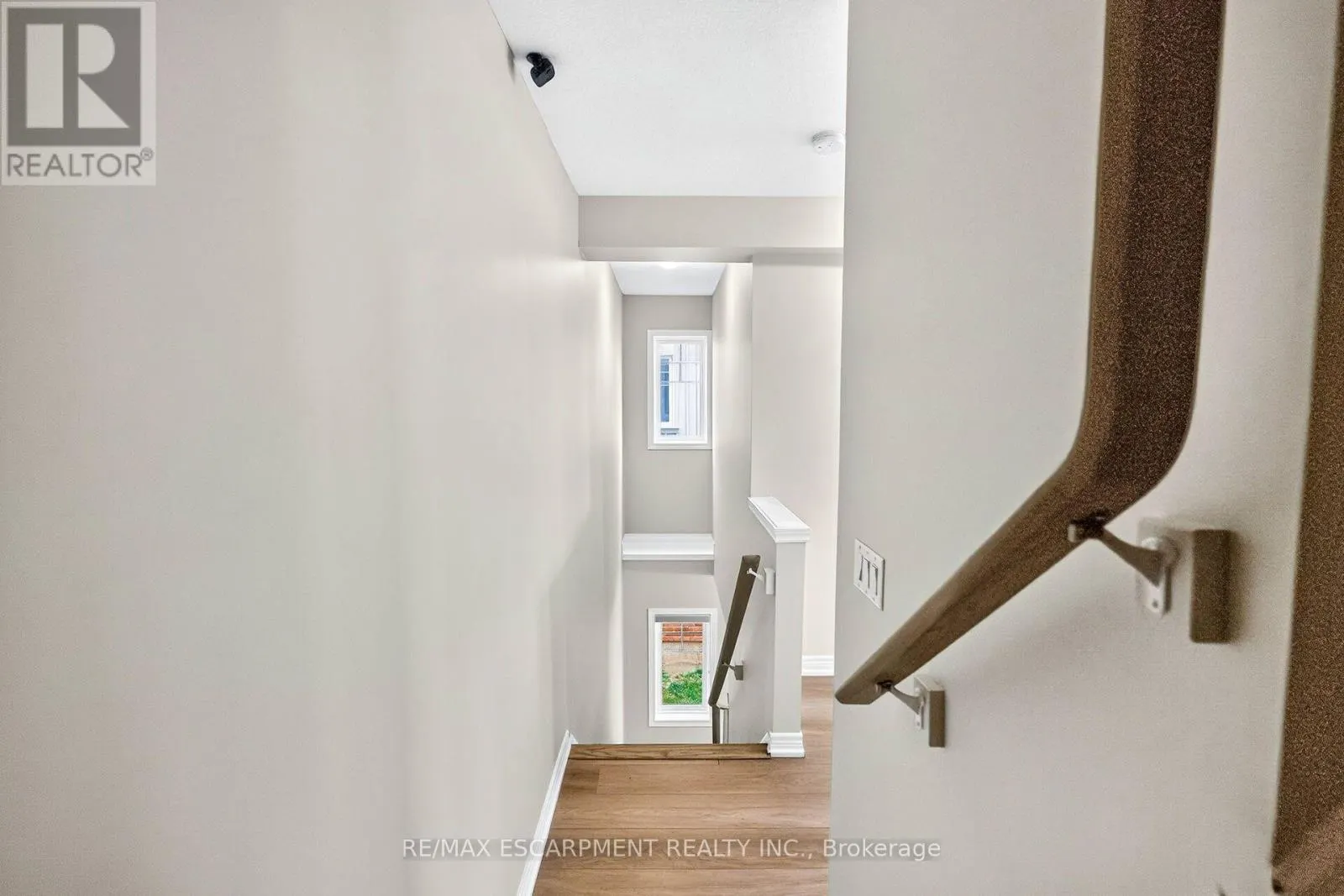 84 - 6 CHESTNUT DRIVE