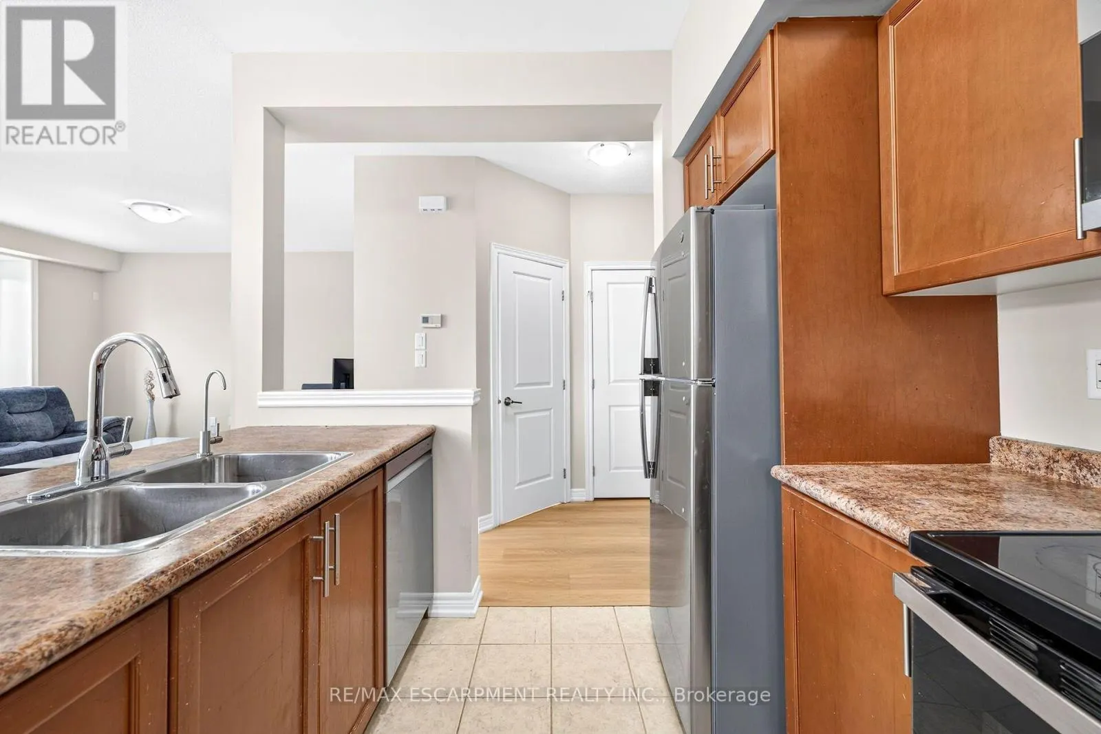 84 - 6 CHESTNUT DRIVE