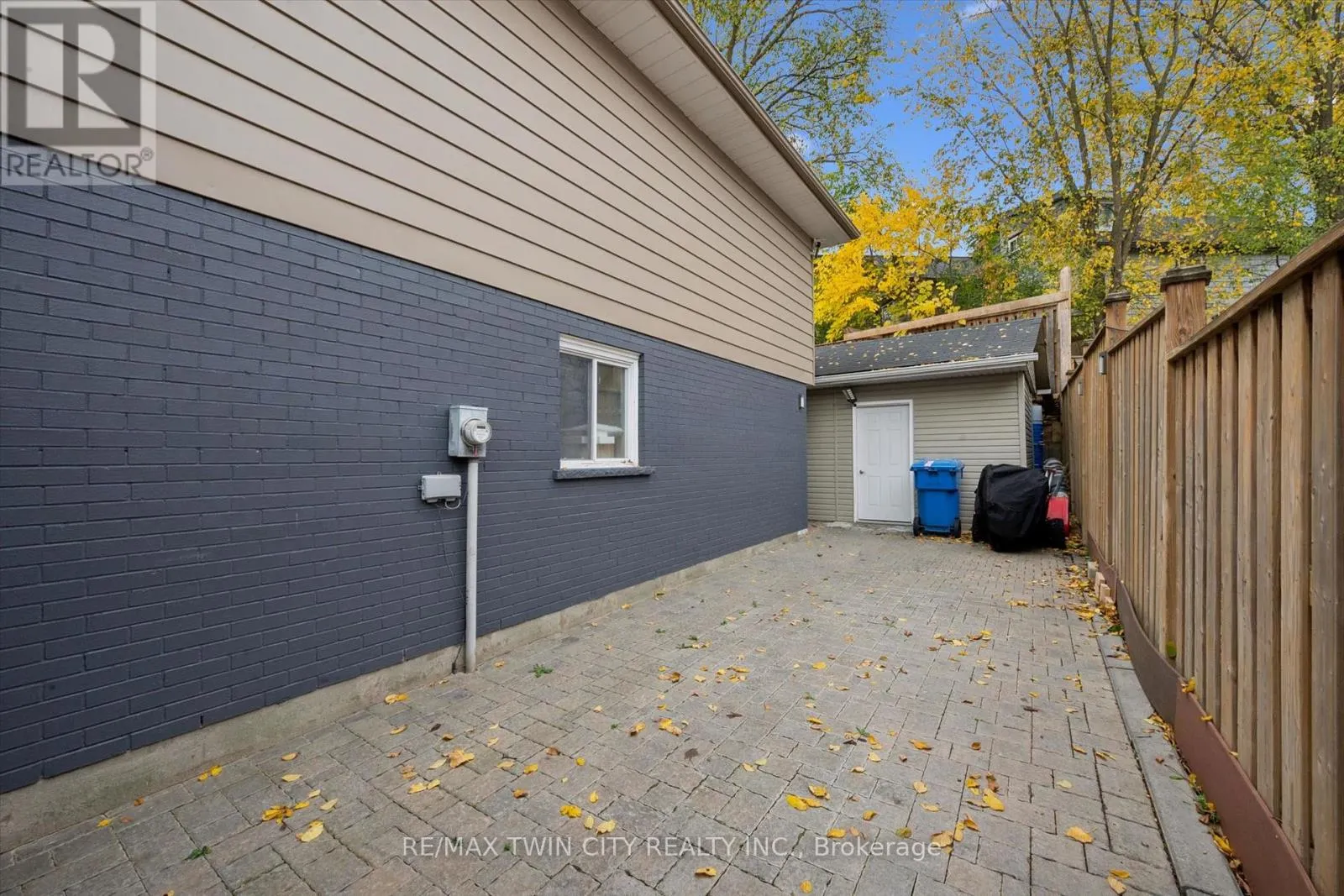 326 MANCHESTER ROAD