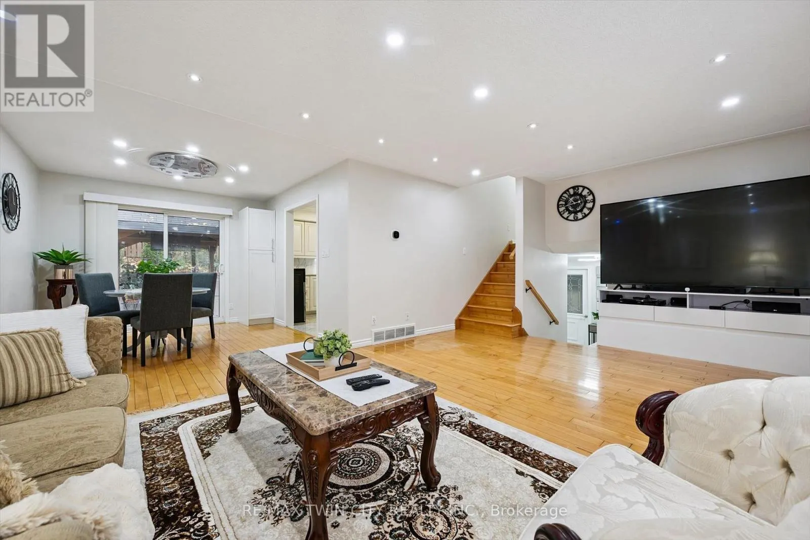 326 MANCHESTER ROAD