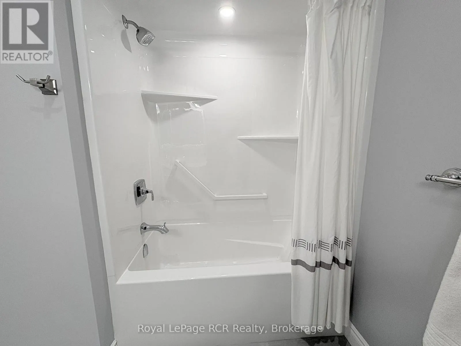 5 - 410 RIDGE ROAD #5